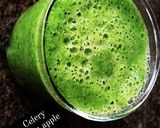 A picture of step 3 of Green detox smoothie.