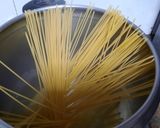 Foto del paso 1 de la receta: Espagueti con zanahoria, puerro y york al estilo oriental. Fácil y barato