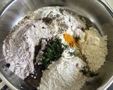 A picture of step 1 of Ragi Jowar Pyaz Pudina Ki Roti.