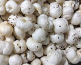 A picture of step 1 of Makhana bhel.