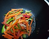 A picture of step 4 of Stir fry Rice Vermicelli.
