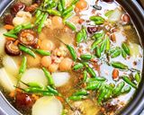 Hình bước làm 3 của món Lẩu Gà Nấu Ớt Xiêm Xanh