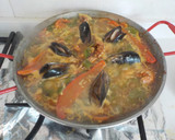 Foto del paso 29 de la receta: Paella de pescado y marisco