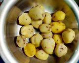 A picture of step 1 of Sabudana Vada.