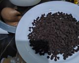 Foto langkah ke 2 dari resep Triple Dark Brownies Sourdough Bread.