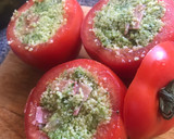 Foto del paso 6 de la receta: Tomate Relleno de Cuscús al pesto de perejil y Almendra