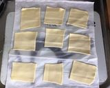 Une image de l'étape 2 de Bouchées feuilletées aux anchois et mozzarella di buffala.