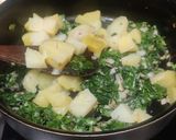 A picture of step 4 of Aloo palak.