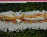 Foto langkah ke 7 dari resep Sushi salmon simple 🎉🍣🍣😍.