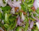 A picture of step 3 of Fried Masala Idli.