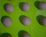 Foto langkah ke 3 dari resep Bakpao Ubi Ungu (No Mixer).