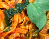 Foto del paso 8 de la receta: Tagliatelle de espinacas al huevo, salsa de tomate y concentrado de albahaca 🌿