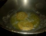 A picture of step 5 of Khasta khara kachori.