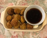 Foto del paso 4 de la receta: Croquetas de nuez con salsa de pasitas