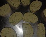 A picture of step 6 of Lacchedar Mathri (currypatte flavour).