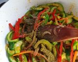 Foto del paso 4 de la receta: Zapallitos al wok 🇺🇾 Receta 200 🥰🥰🥰🥰👏🏼👏🏼👏🏼🇺🇾🇺🇾