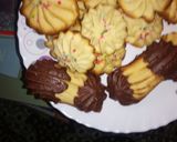 A picture of step 4 of Butter piped cookies.
