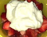 Foto del paso 4 de la receta: Frutillas con Crema
