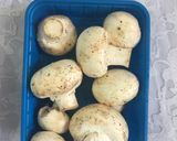A picture of step 1 of Mushroom curry.