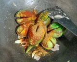 A picture of step 2 of Baingan ka salan.