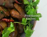 A picture of step 4 of Sweet and Spicy Chicken Liver in soy and coriander sauce.