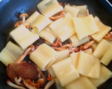 Foto del paso 7 de la receta: Paccheri con Setas a la mantequilla de albahaca