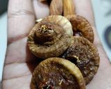 A picture of step 1 of Banana fig smoothie.
