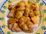 Wrap de pollo al curry aguacate, mozzarella y piña