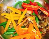 Hình bước làm 3 của món Lòng Gà Xào Thập Cẩm