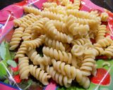 Foto del paso 1 de la receta: Tirabuzones con salsa blanca para mi nieta