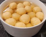 রসগোল্লা(দুধ দিয়ে তৈরি মজার কিছু) রেসিপির ধাপ 7 ছবি