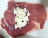 Foto del paso 5 de la receta: Rollitos de pavo con mozzarella y jamón 🦃
