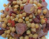 Foto del paso 3 de la receta: Garbanzos con butifarra...