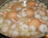 Foto del paso 1 de la receta Ensaladilla de bonito, gambas y palitos de cangrejo
