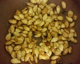 Foto del paso 2 de la receta: Pepitas de calabaza al horno