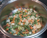 Foto del paso 1 de la receta: Sopa de verdura con fideos, huevo y queso
