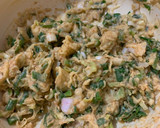 A picture of step 2 of Jhat phat Spring Onion Pakoray.