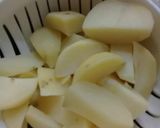 A picture of step 3 of Aloo Cheese Naan.