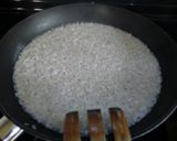 Foto del paso 1 de la receta: Arroz con avellanas y dátiles con curry de garbanzos