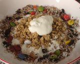 Foto del paso 2 de la receta: Yogur griego con muesli, semillas y coco
