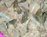 Foto langkah ke 1 dari resep Tumis buncis ati ampela daun kemangi.