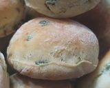 Foto del paso 5 de la receta: Pancitos de albahaca