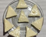 Foto del paso 2 de la receta: 🎄Arbolitos de queso brie, con miel y frutos secos🎄