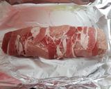 Aszalt szilvával töltött, baconos pulykamell recept fázis 6 fotója