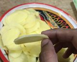 A picture of step 1 of Egg and potato pizza.