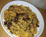 A picture of step 7 of Sphageti with irish and fish.