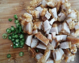 Foto del paso 1 de la receta: Ensalada con chicharrón 🥙🐖