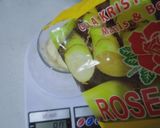 Foto langkah ke 1 dari resep Donat Maizena keju & seres.