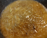 Foto del paso 3 de la receta: Salchichas con cebolla