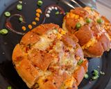 A picture of step 4 of Schezwan cheese pull apart.